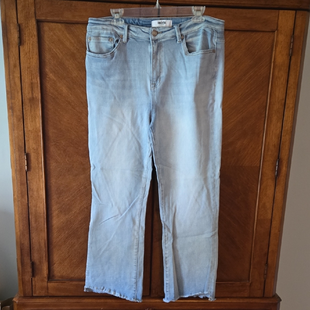 Mid-Rise Light Blue Straight Leg Jeans